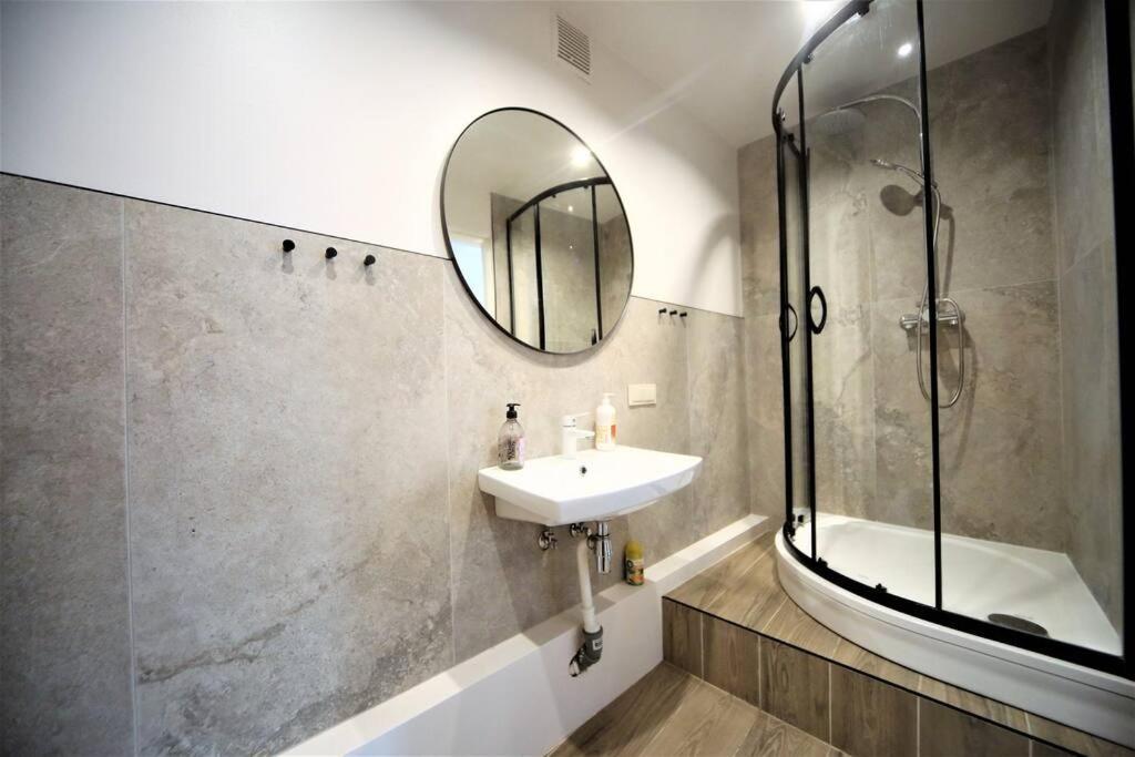 Apartment Two Bedroom / Old Town With Private Terrace Riga